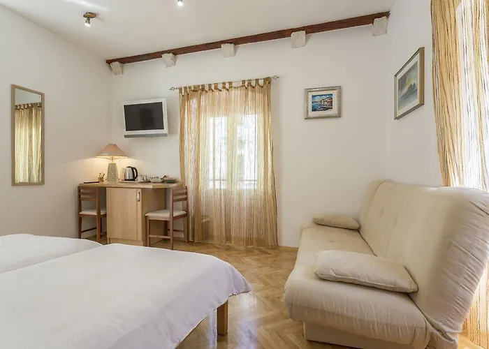 Carrara Accommodation