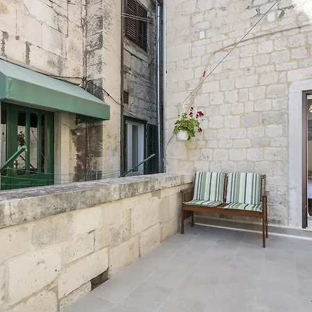 Carrara Accommodation Split Exterior photo
