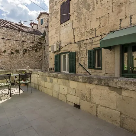 Carrara Accommodation Split Exterior photo